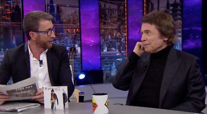 Pablo Motos y Raphael, en 'El hormiguero'