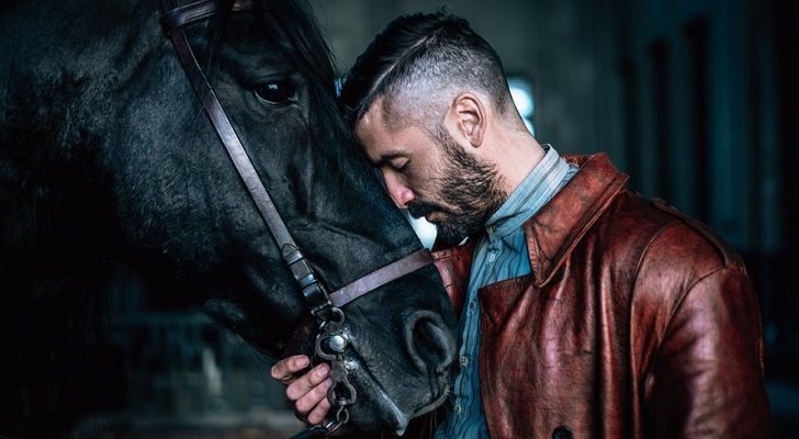 Álex García como Ricardo en 'El Continental'