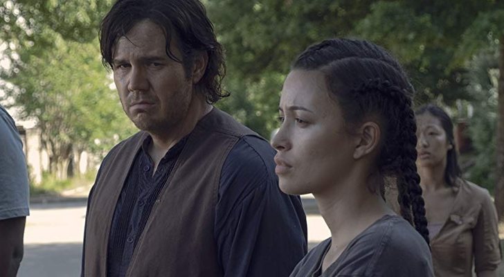 Josh McDermitt y Christian Serratos como Eugene y Rosita en la novena temporada de 'The Walking Dead'