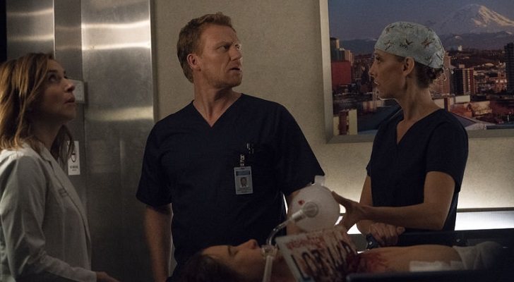 Amelia, Owen y Teddy atrapados en el ascensor en &#39;Anatomía de Grey&#39;