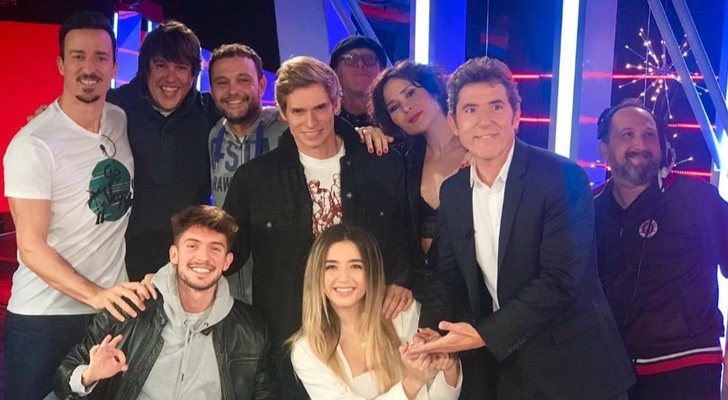 Mimi Doblas, Carlos Baute, Pablo Puyol, Rosa López, Manel fuentes y parte del equipo del programa