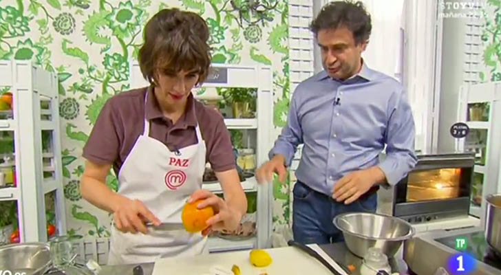 Paz Vega en el cocinado por la lucha del segundo delantal de 'Masterchef Celebrity 3'