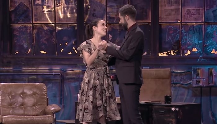 Adriana Ugarte baila con David Broncano en 'La resistencia'