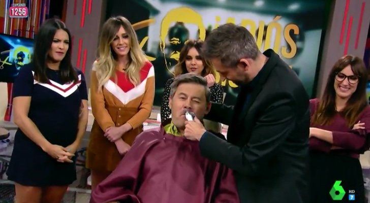 Frank Blanco afeita a Miki Nadal en 'Zapeando'