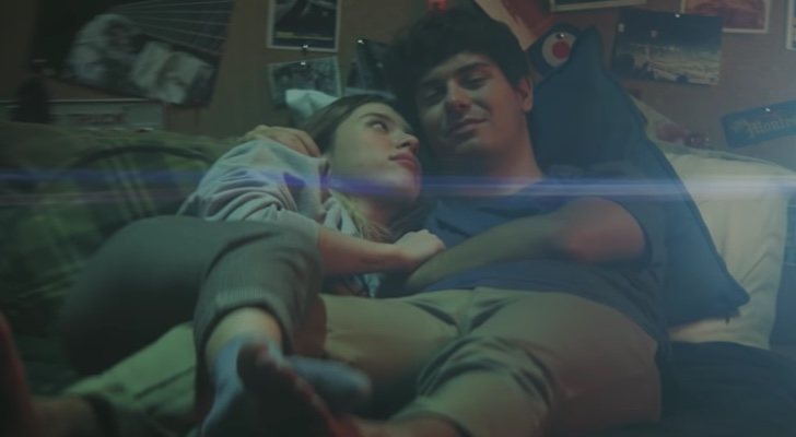 Fotograma del videoclip "De la Tierra Hasta Marte" de Alfred García