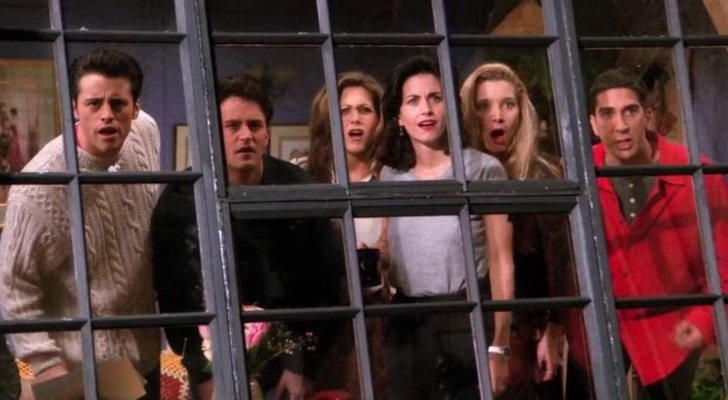 Joey (Matt LeBlanc), Chandler (Matthew Perry), Rachel (Jennifer Aniston), Monica (Courteney Cox), Phoebe (Lisa Kudrow) y Ross (David Scwimmer) en 'Friends'