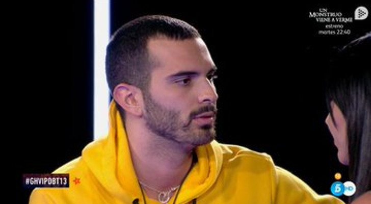 Suso escucha atento las advertencias de Aurah