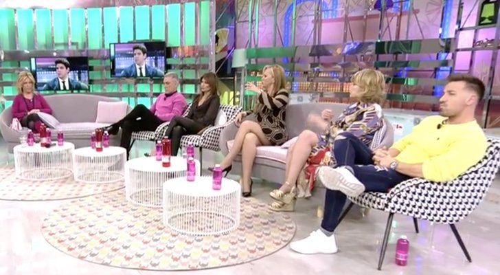 Los colaboradores en el plató de 'Sálvame'