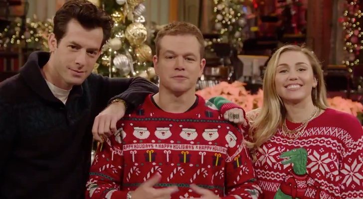 Matt Damon, Mark Ronson y Miley Cyrus en 'A Saturday Night Live Christmas'