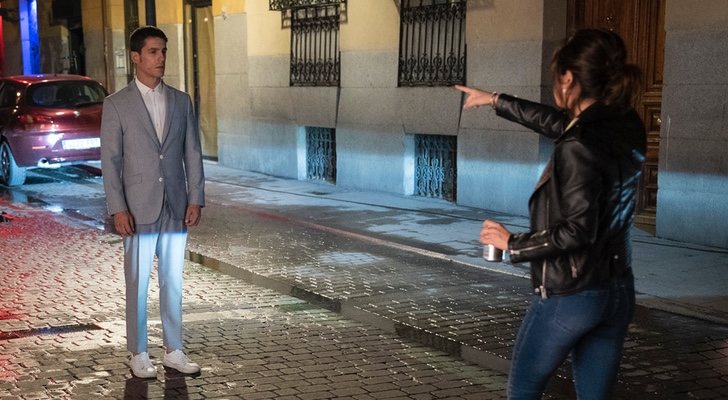 Alejo Sauras y Anna Castillo en el barrio de Chueca en &#39;Estoy vivo&#39;