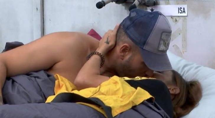 Omar Montes se besa con Techi en 'GH VIP 6'