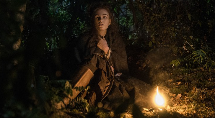 Sophie Skelton como Brianna en el episodio "Wilmington" de 'Outlander'