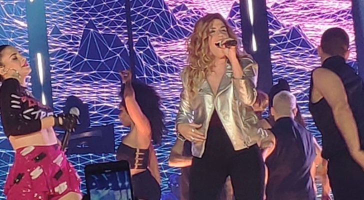 Miriam Rodríguez cantando en el penúltimo concierto de 'OT 2017'