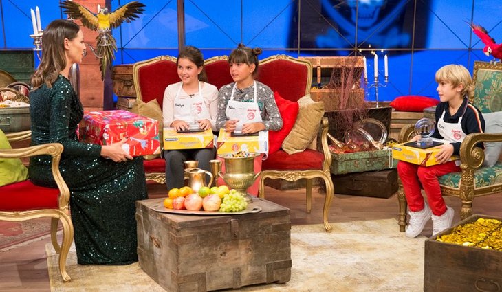 Eva González con los pequeños expulsados de 'MasterChef Junior 6'