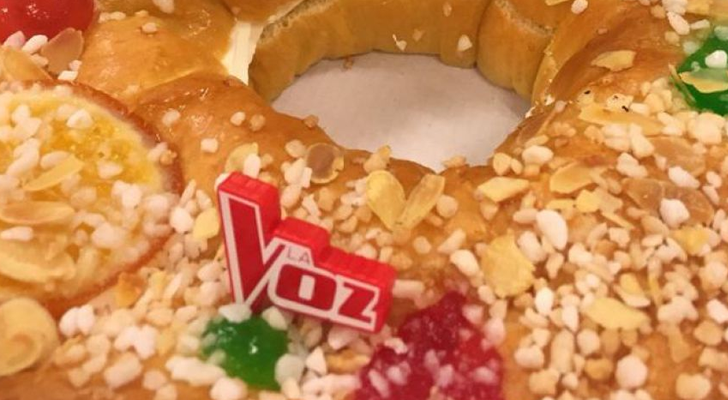 Roscón de Reyes con el logo de 'La Voz'
