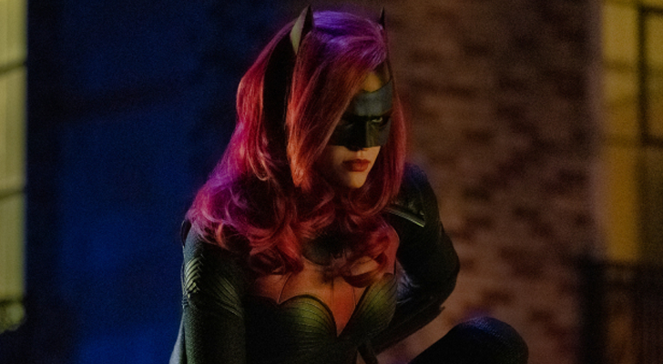 Ruby Rose con el traje de Batwoman en "Elseworlds"
