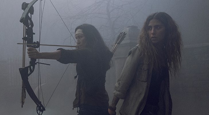Eleanor Matsuura y Nadia Hilker en 'The Walking Dead'
