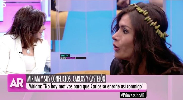 Miriam Saavedra se sienta en el plató de 'Ana Rosa Quintana'