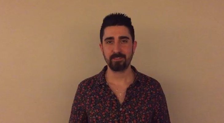 Álex Ubago es el compositor de &quot;Hoy vuelvo a reír otra vez&quot; junto con Jacobo Calderón