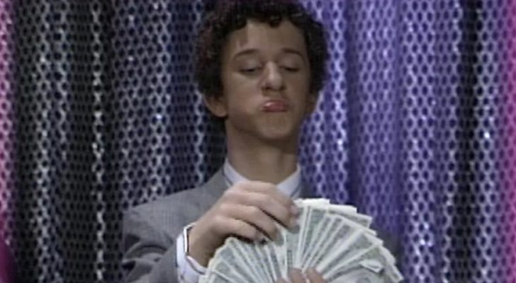 Fotograma de la escena donde Dustin Diamond hace de Donald Chump