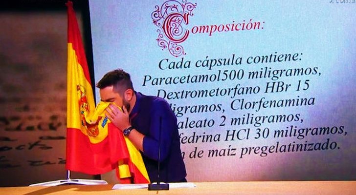 Dani Mateo, en su sketch con la bandera de España