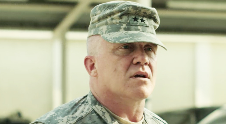 Anthony Michael Hall en "Máquina de guerra"