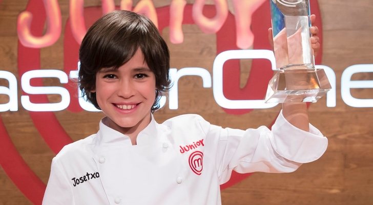 Josetxo, con su premio de 'MasterChef Junior 6'