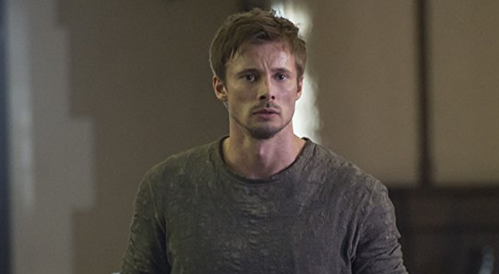 Bradley James en &#39;Damien&#39;