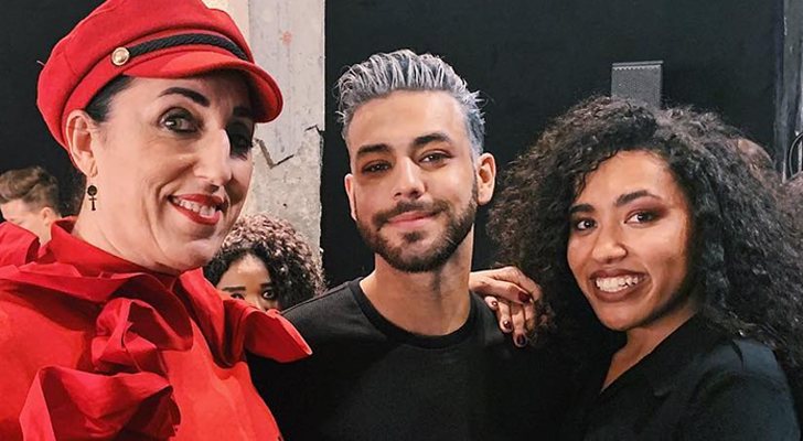 Agoney junto a Rossy de Palma y su hija Luna en el desfile de Eduardo Navarrete