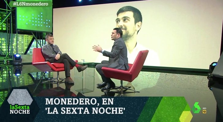Juan Carlos Monedero siendo entrevistado por Iñaki López en el plató de &#39;laSexta Noche&#39;