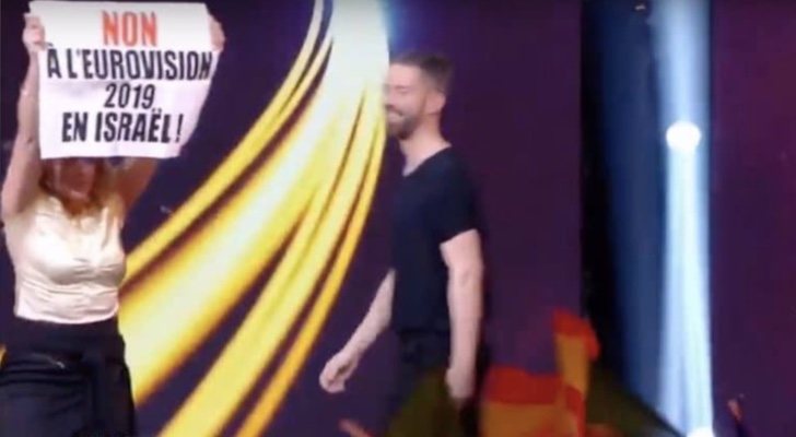 Un espontáneo protesta contra Israel como sede de Eurovisión en &#39;Destination Eurovision&#39;