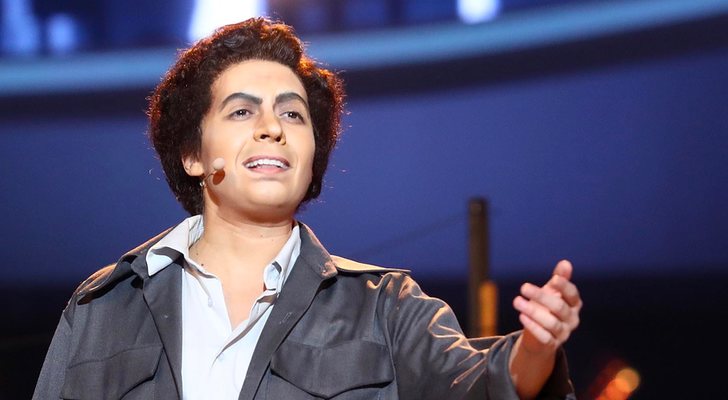 María Villalón caracterizada como Antonio Molina