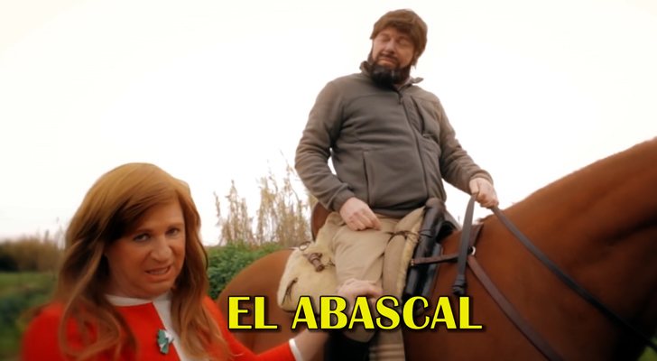 Jorge y César Cadaval como Susana Díaz y Santiago Abascal en la parodia "Ya no pinto ná"