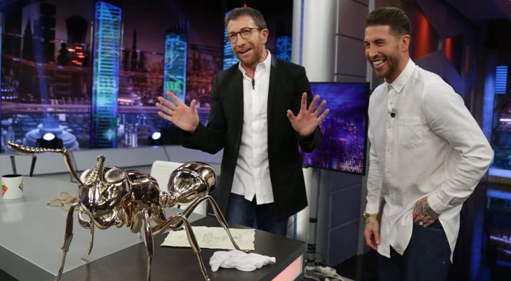 Pablo Motos con Sergio Ramos en 'El hormiguero'