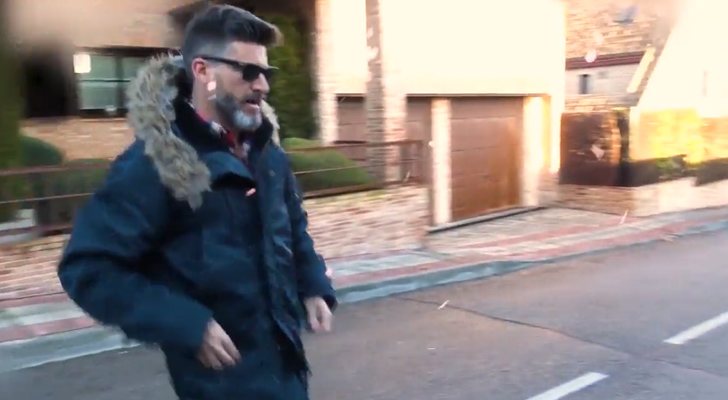 Toño Sanchís a las puertas de su casa en &#39;Socialité&#39;