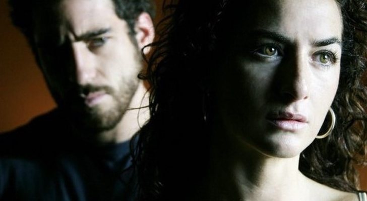 Miguel Ángel Silvestre y Belén López en la película "La distancia"
