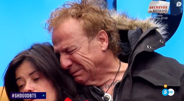 Fortu llora junto a Yoli en el confesionario