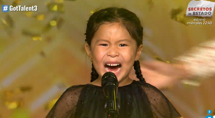 Eva Isanta entrega a esta pequeña su pase de oro en 'Got Talent España'