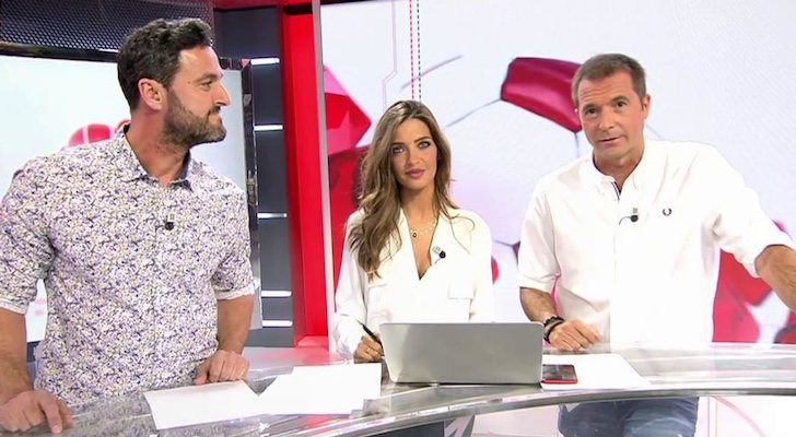 Sara Carbonero junto a Manu Carreño y Kiko Narváez en 'Deportes Cuatro'