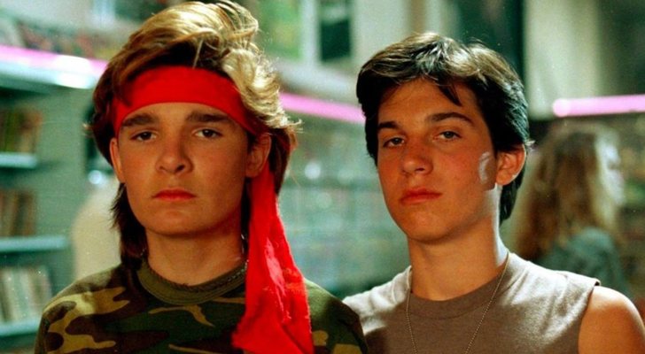 Corey Feldman y Jamison Newlander en "Jóvenes ocultos"