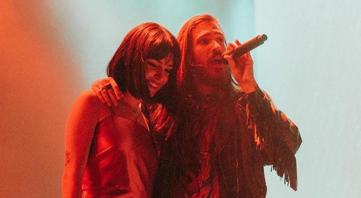 Natalia Lacunza y Carlos Sadness durante el concierto