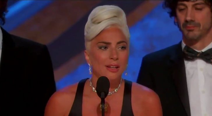 Lady Gaga recogiendo el Oscar 2019 a Mejor canción