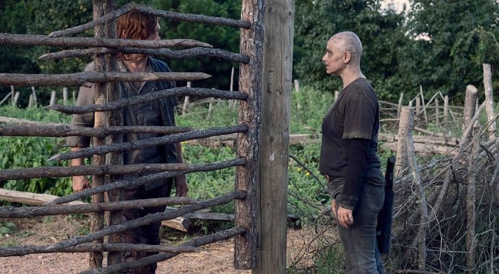 Daryl frente a Alpha en 'The Walking Dead'