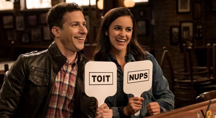 Andy Samberg y Melissa Fumero en 'Brooklyn Nine-Nine'