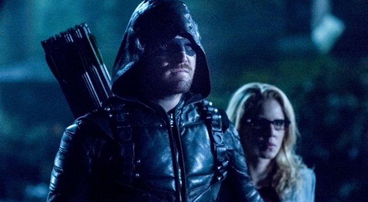 Stephen Amell y Emily Bett Rickards en 'Arrow'