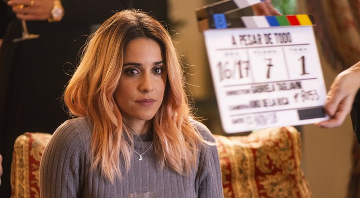 Macarena García, la hermana pequeña en "A pesar de todo"