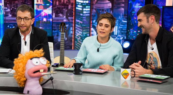 Pablo Motos, María León y Jon Plazaola en 'El hormiguero'