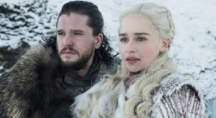 Emilia Clarke junto a su compañero Kit Harington en la octava temporada de &#39;Juego de Tronos&#39;