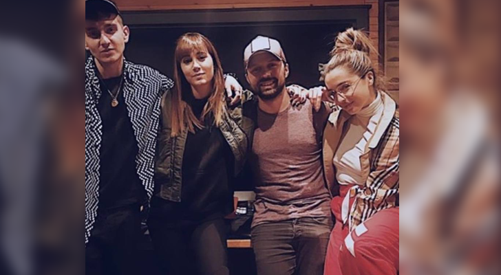 Aitana y Lola Índigo en el mismo estudio de grabación