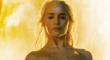 Daenerys sale ilesa entre las llamas